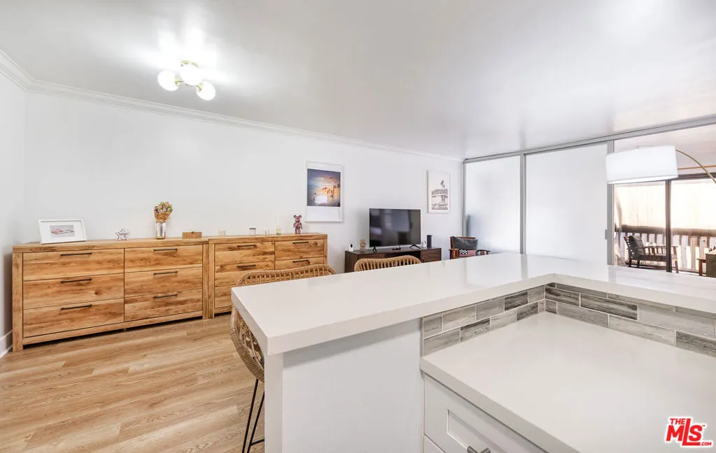 7740 Redlands Street M3078, Playa Del Rey, California 90293 home-pic-2